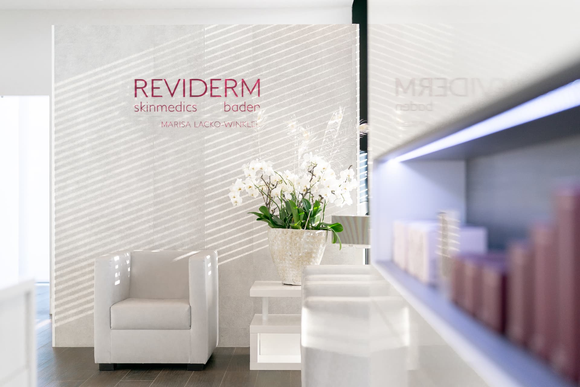 Empfang von REVIDERM skinmedics baden